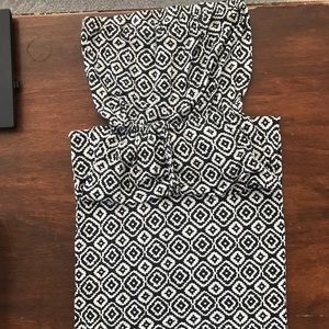 Old Navy Black and White Print Long Knit Dress